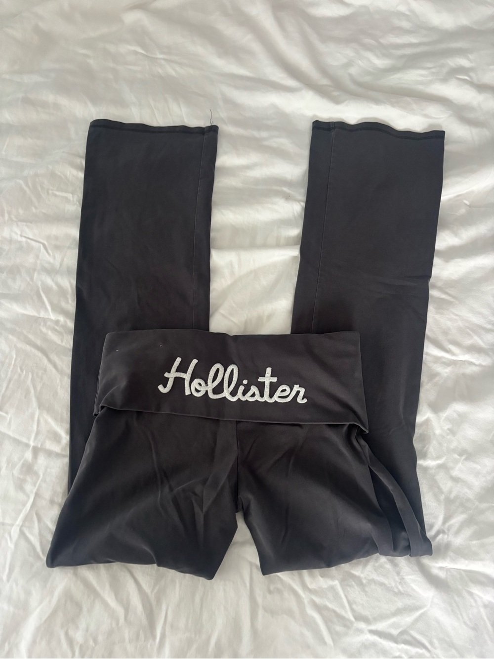 Hollister Surf Gray Yoga Pants with Fold-Over Waistband - Picture 3 of 3